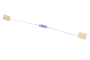 Резистор   0.25W       910 Om