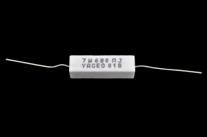 Резистор   7W   680 Om