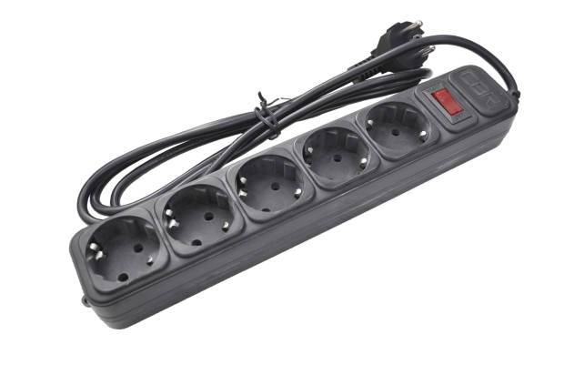 23576 Сетевой фильтр CBR CSF 2500-1.8 220V 5 евророзеток 1,8м (черный)