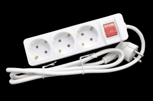 Удлинитель Союз 220V/16A 3 розетки 1.5м (с заземлением) c выключателем ПВС 3x1 481S-8301