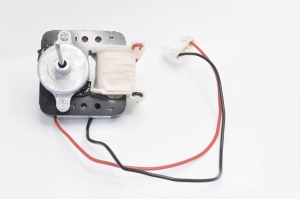 4825820185* Двигатель (мотор) вентилятора 220V, 9W для холодильника Beko (шток D3,17mm, L55mm)