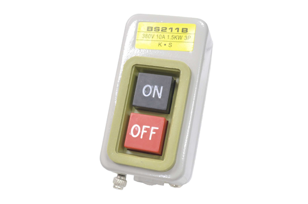 131I Выключатель BS211B 320V 10A 1,5KW 3P