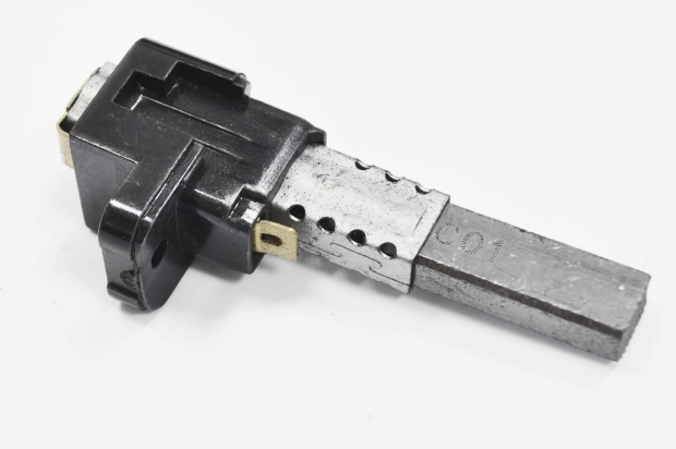 15284 Щетки угольная к двигателю VAC020UN 6,5x10x32mm с щеткодержателем