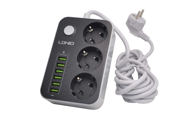 Сетевой фильтр LDNIO SE3631 3 розетки+6USB 4м, черный