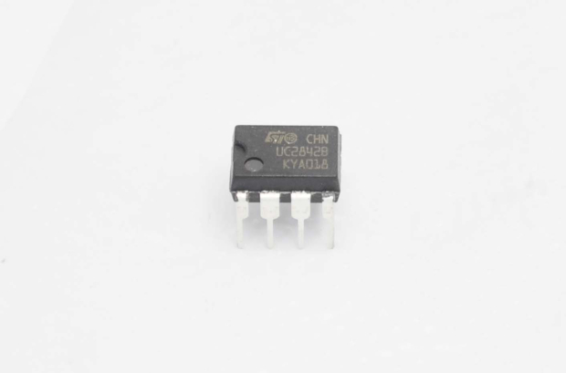 UC2842BN (UC2842B) DIP Микросхема