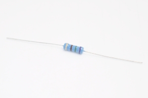 Резистор   0.5W    750 Om