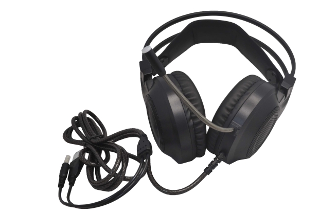 32857 Наушники Qumo Odin GHS 0023 с микрофоном black