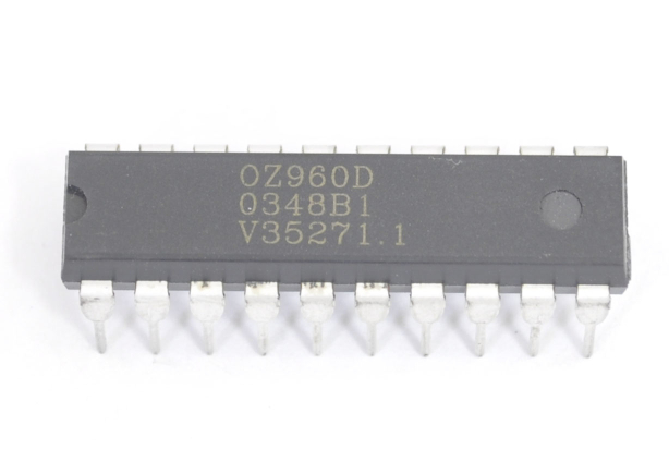 OZ960D DIP20 Микросхема