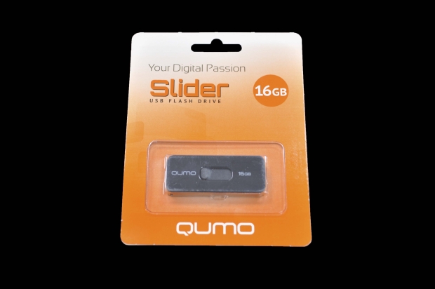 18283 Флэш Qumo 16Gb USB 2.0 Silder 01 (черный)