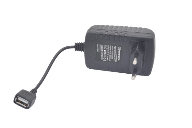 Блок питания 220V/ 5V  2.0A Manwell YW050V020 (гнездо USB) импульсный (адаптер)