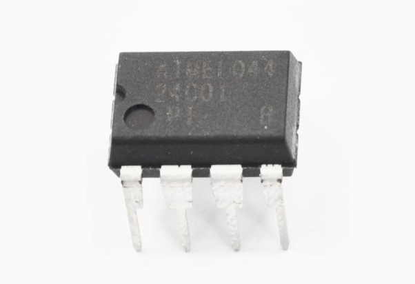 AT24C01A-10PI DIP Микросхема