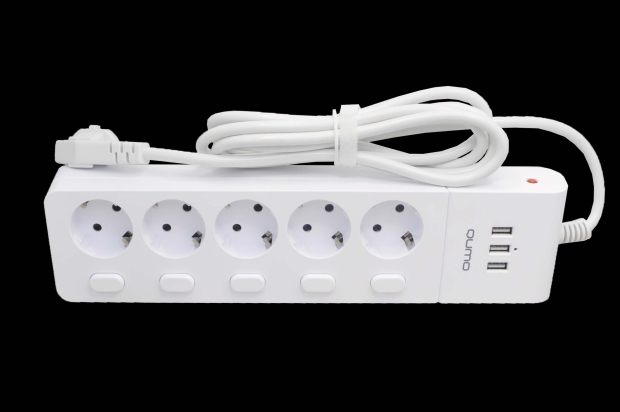 48580 Сетевой фильтр Qumo Power Bar PRO 6SP4U (P-0006), 5 розеток+3USB 2,0м белый