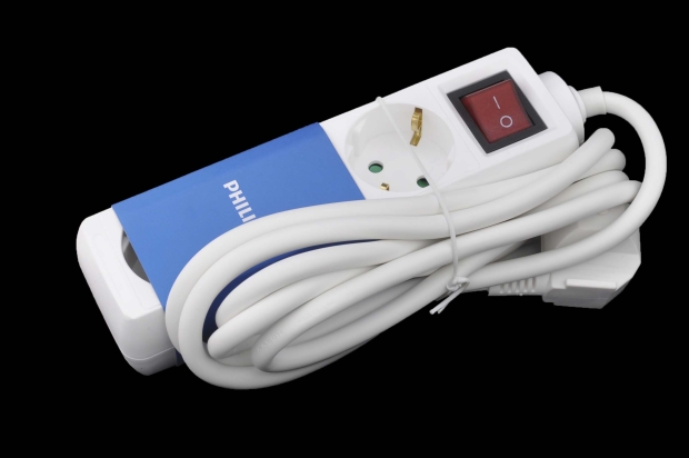 30561 Удлинитель Philips 3 евророзеток 2.0м SPS1030A/51 белый