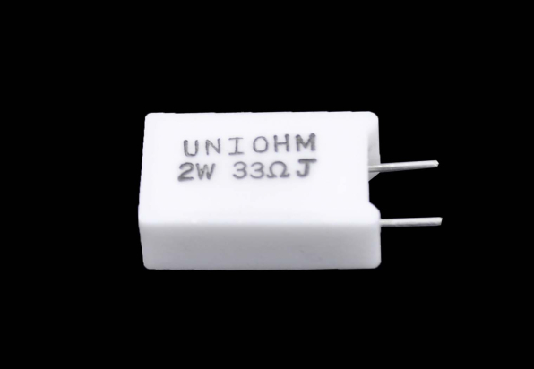 Резистор   2W      33 Om (керамика, радиальные)