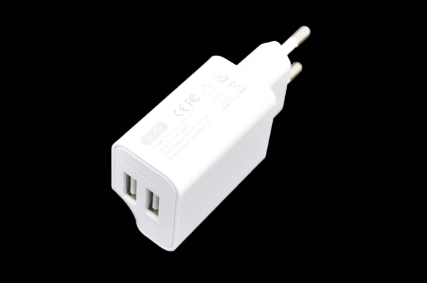 21440 Сетевое зарядное устройство XO L35D, 2USB разъема, 2.1A, блочок, белое
