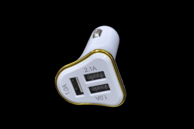 Зарядное устройство от прикуривателя 3 USB (2.1A+1A +1A) KO-15