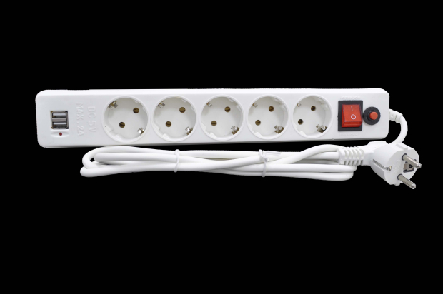 60792 Сетевой фильтр Гарнизон EHW-6-USB 220V 5 евророзеток+2USB 1.8м белый