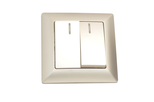 4-105-04 Intro Выключатель двойной с подсветкой, 10А-250В, IP20, СУ, Solo, шампань