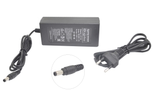 Блок питания 220V/12.6V 3.0A LP-136 (5.5x2.5) импульсный (адаптер) - с контроллером заряда